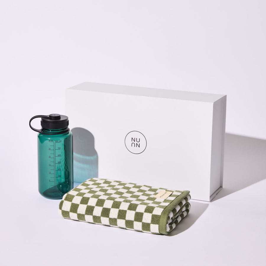 TOWEL + SWEATY DRINK BOTTLE GIFT SET